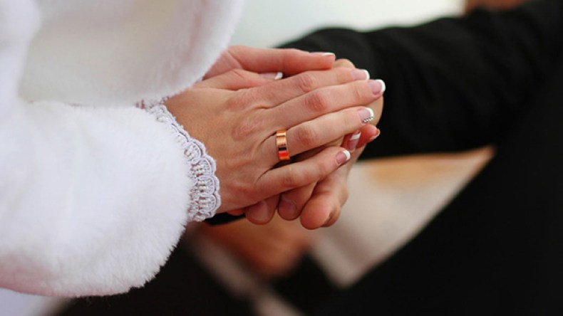 أطباء يطلقون حملة للتحذير من زواج الأقارب