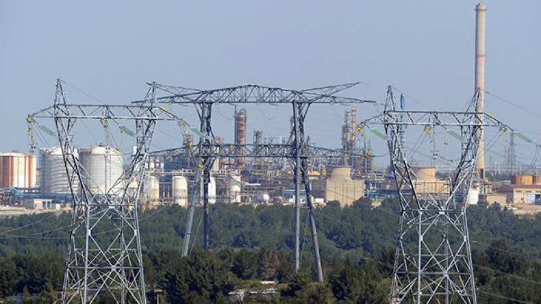 أضرار جسيمة بشبكات الضغط العالي للكهرباء بسبب النيران عبر 10 ولايات