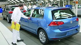 “غولف 7″ الجزائرية بـ 299 مليون.. و”أوكتافيا” بـ 289 مليون