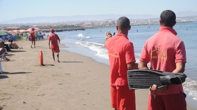 أطفال تائهون ومراهقون يغامرون بحياتهم لأجل “السيلفي”.. وبزناسية في السباحة الممنوعة