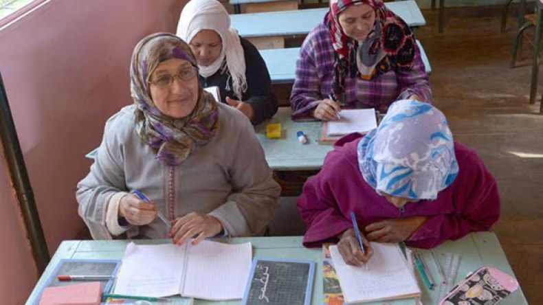 هكذا تحولت العجائز إلى شابّات داخل المساجد