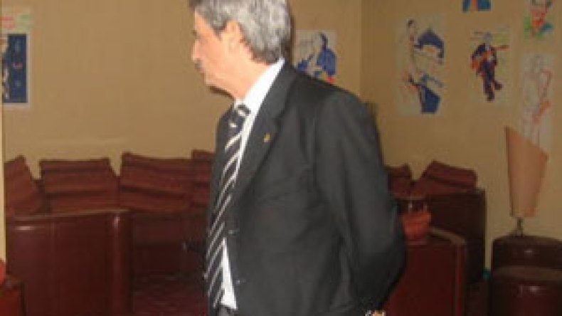 الفاف تستجدي القبة لقبول الاقتراح وإنقاذها من عقوبات الفيفا