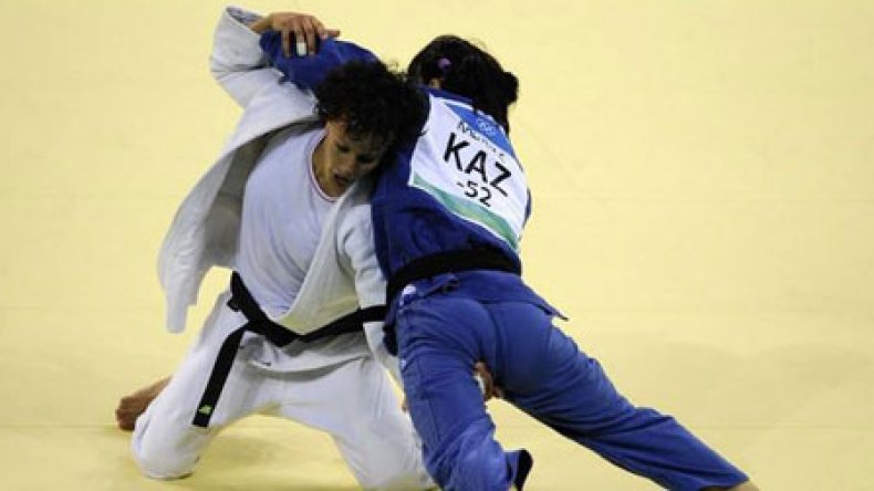 خطأ فادح يقصي صورية حداد والملاكمة تحفظ ماء الوجه