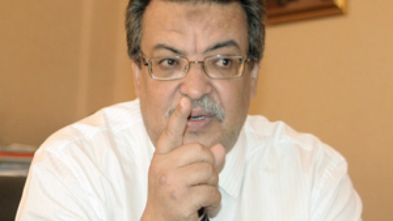 الهادي خالدي للشروق : ” لم نطالب بلخادم بالاستقالة .. لكن عليه الاقتداء بمهري وبن حمودة