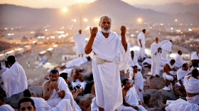 مرضى ومجانين يحجّون بلا دواء!