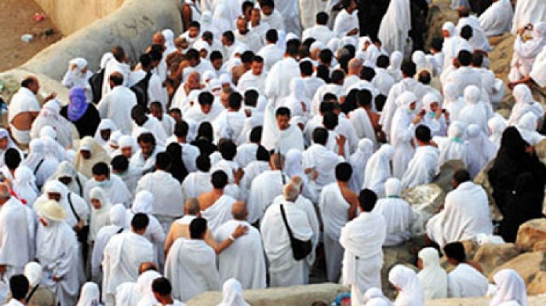 حجاج هدّدوا باحتجاجات “على الطريقة الجزائرية” في البقاع المقدسة