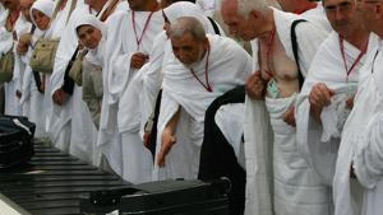 قائمة سوداء بالوكالات السياحية المتطفلّة وجلسات وطنية للحج والعمرة