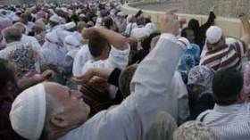 قوات الأمن السعودية تفرق اشتباكات الحجاج الجزائريين على الخيم