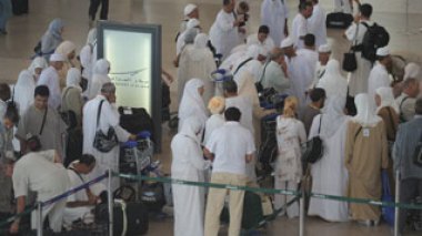 Algerian pilgrims get 36,000 surgical masks