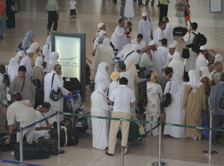 Algerian pilgrims get 36,000 surgical masks