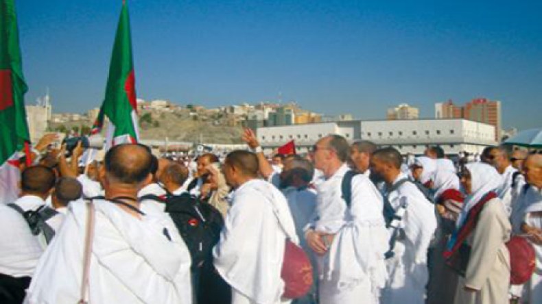 جيزي ترافق الحجاج إلى البقاع المقدسة