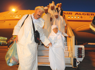 Algerian pilgrims facing tremendous difficulties to get back to Algeria