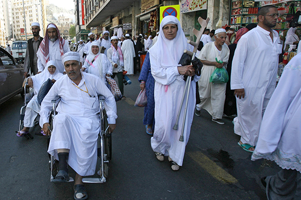 Algerian Pilgrims Fear From High Temperatures, Corona Virus