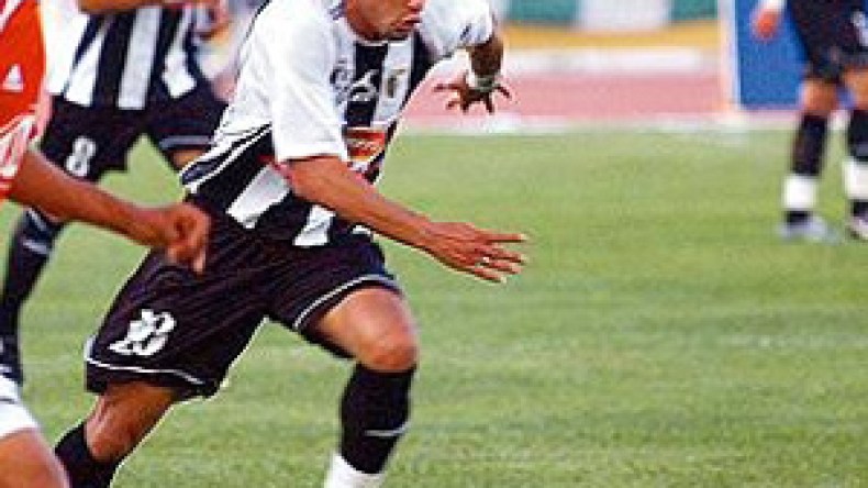 حاج  عيسى  يضغط  بطريقته  على   سعدان