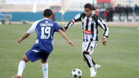 حاج عيسى يتعرض إلى إصابة في الكتف وقرباج ضيف شرف