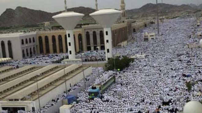 حجاج يسألون عن التكلفة الرسمية وآخرون ينوون التنازل بسبب الغلاء