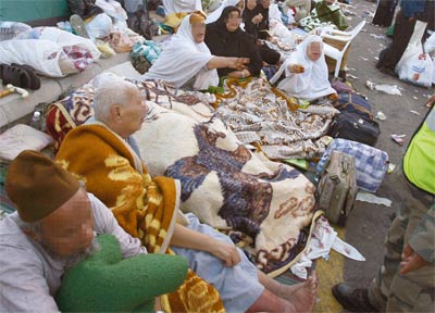 Le ministre du Tourisme dissout  cinq agences de voyage responsables de la  souffrance endurée par les pèlerins algériens dans les aéroports saoudiens