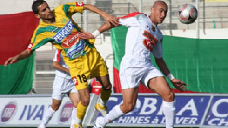 لاعبو المولودية يحذرون عمروس من تسريح حجاج