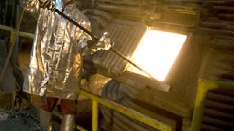 قوادرية يتوعد بشل ورشات الحديد والفولاذ والإدارة الفرنسية تهدد بخصم الرواتب