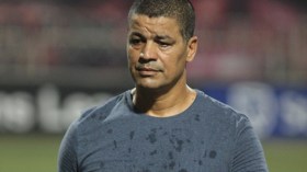 حجار يوافق على تدريب شباب عين فكرون