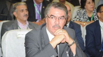 صمت الحجر ولا كلام حجار!