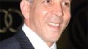 متواطئون ضد الشعب..