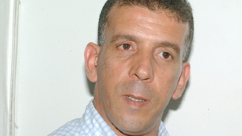 نحو عودة حفيظ دراجي إلى الجزائر