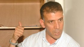 حفيظ دراجي للشروق جماعة صديقي ورطوني في مشاكل سياسية أكبر مني