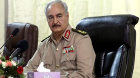 Appel au cessez-le-feu en Libye: Haftar annonce la poursuite de son offensive