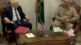 “حفتر تعهد بالتخلي عن الحكم العسكري إذا أصبح رئيسًا للبلاد”