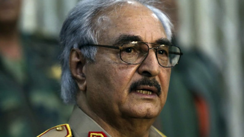 قوات حفتر تسيطر على حي في بنغازي