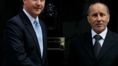 Londres : le CNT reçoit 100 millions de dollars