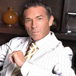 Jörg Haider décède dans  un accident de voiture