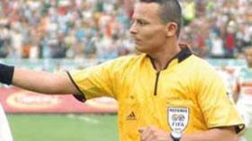 حيمودي وبنوزة وإيتشعلي لإدارة مبارايات كأس الأمم الإفريقية 2012