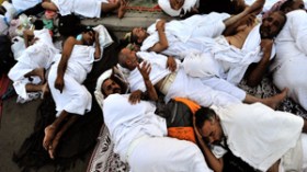 طوفان مفاجئ يحتجز الحجاج بمنى ويرفع حصيلة الوفيات إلى 18 حالة