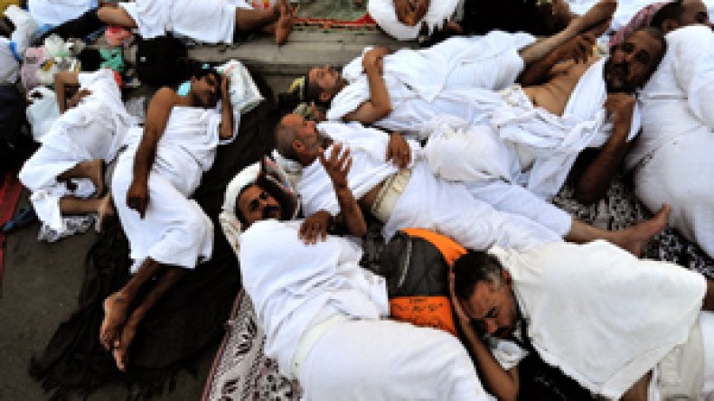 طوفان مفاجئ يحتجز الحجاج بمنى ويرفع حصيلة الوفيات إلى 18 حالة