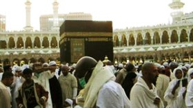 ضبط رحلات حجاج الوكالات وحجاج البعثة ينتظرون في طابور القلق