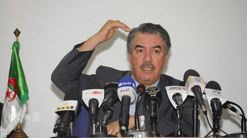 طلبة كلية الطب بوهران يناشدون حجار التدخل