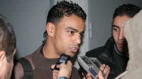 الحاج عيسى يرفض الإفطار في رمضان وأكل لحم الخنزير