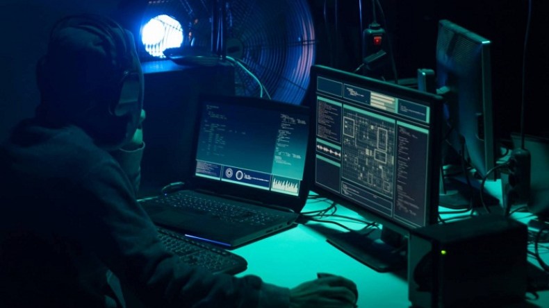 اعتراف مغربي بشن “حرب سيبرانية” ضد الجزائر