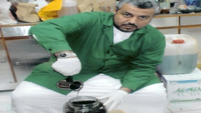 صاحب قناة الحقيقة يشخص مرضاه بالهاتف ويبيعهم الخلطات في الجزائر