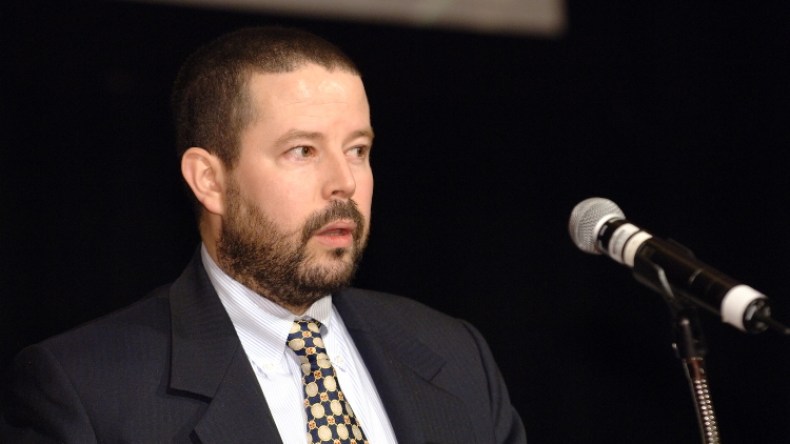 كورونا: خبير جزائري يتوقع استمرار تدابير الحجر إلى 2023