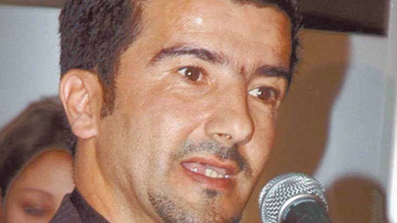 حكيم دكار يعتزل وينسحب رسميا من الحياة الفنية الجزائرية