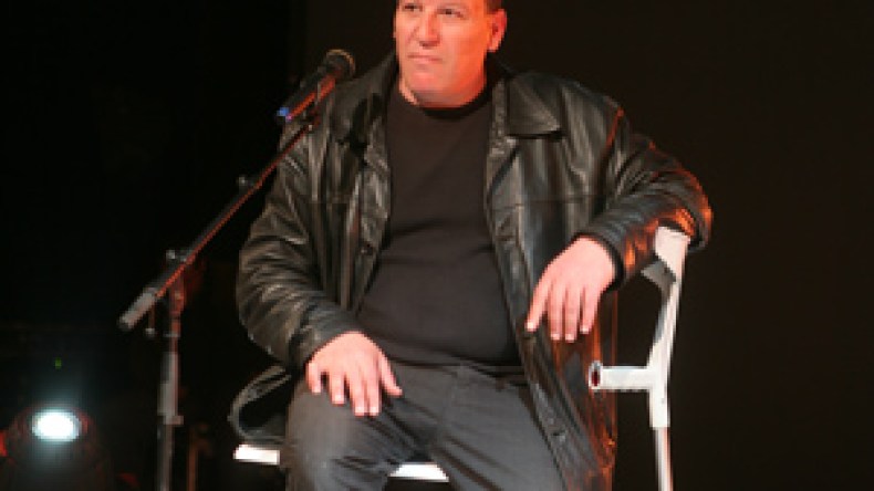 “كدت أن أفقد حياتي مع المرحوم حسني أمام فندق “الأوراسي”