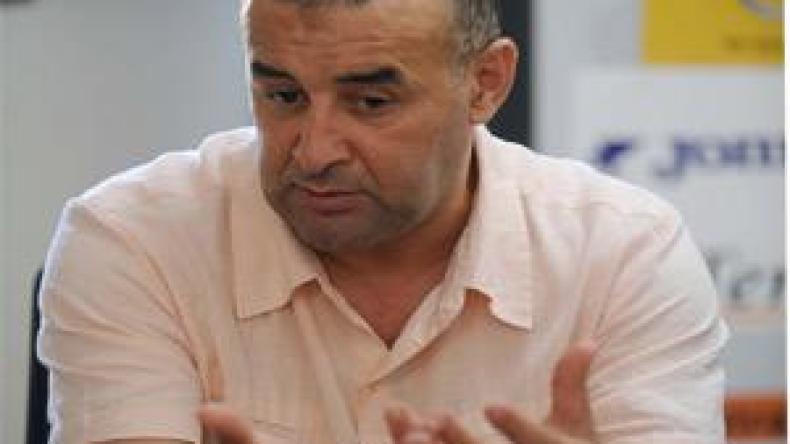 عبد‭ ‬الحق‭ ‬بن‭ ‬شيخة‭ ‬يمضي‭ ‬رسميا‭ ‬على‭ ‬عقده‭ ‬الجديد‭ ‬مدته‭ ‬18‭ ‬شهرا