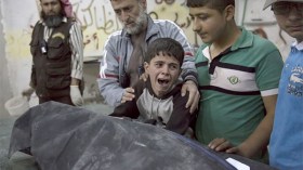 “حلب.. ولا دمع يلائم العار الذي يطوّقنا”!