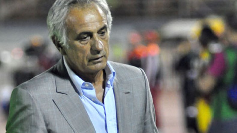 خاليلوزيتش قلق من وضعية لاعبي وسط الدفاع