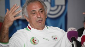 خاليلوزيتش يصر على لعب مباراة 31 ماي بالجزائر ومدرب أوكرانيا يتحفظ