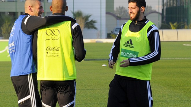 من يريد دفع ركائز “الخضر” للاعتزال مبكرا؟