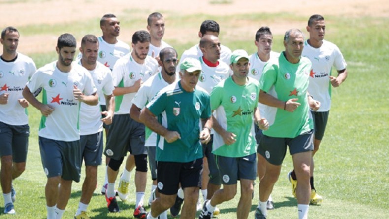 خاليلوزيتش‮ ‬يقطع‮ ‬حبل‮ ‬الود‮ ‬بينه‮ ‬وبين‮ ‬لاعبيه